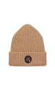 Шапка из шерсти альпака с отворотом и логотипом бренда.