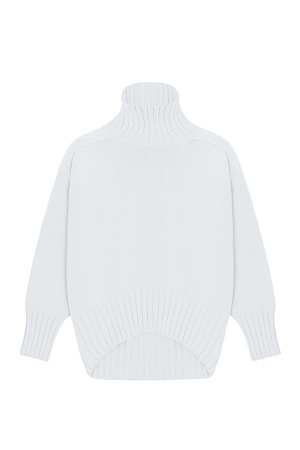 белый Объемный джемпер крупной вязки из 100% хлопка с высоким горлом. Манжеты и низ изделия в рубчик.