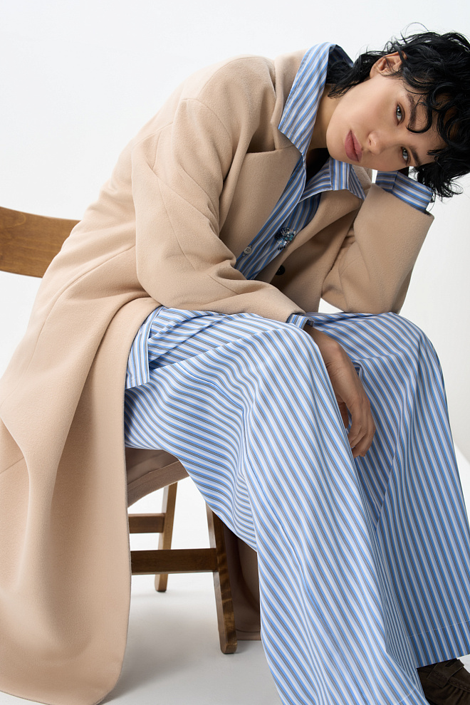 Двубортное шерстяное пальто