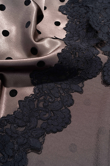 Атласное платье-комбинация в горох