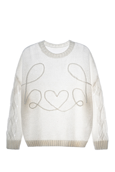 Джемпер с объемным декором