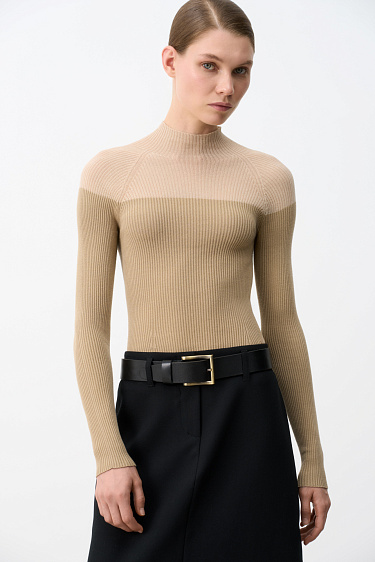 Цельновязаная водолазка из вискозы