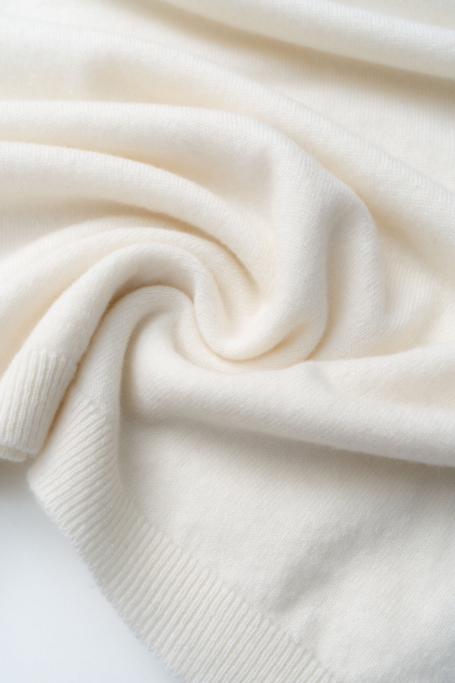 Трикотажный жилет с высоким воротом