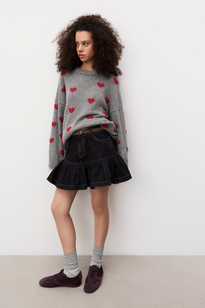 Джемпер из пуха лисы с принтом в виде сердечек