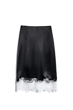 черный Юбка длины миди из атласной вискозы. Подол изделия декорирован тонким кружевом контрастного цвета. Застежка на потайную молнию.