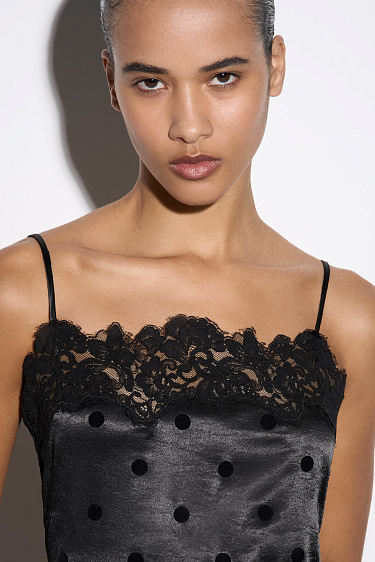 Атласное платье-комбинация в горох