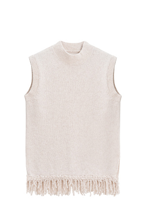 бежевый Трикотажный жилет из ультратонкой шерсти мериноса с добавлением хлопка. Модель прямого кроя без рукавов с круглым невысоким вырезом горловины и боковыми разрезами. Изделие декорировано буклированной бахромой по низу.