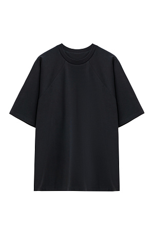 черный Футболка из хлопка с добавлением сорона. Модель прямого кроя, с круглым вырезом горловины и рукавом реглан. 