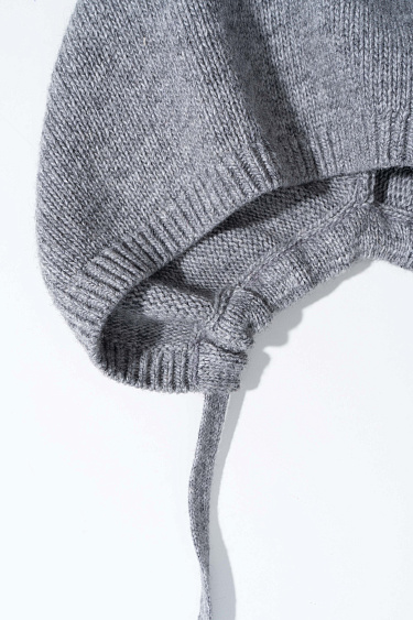 Шапка-чепчик с завязками