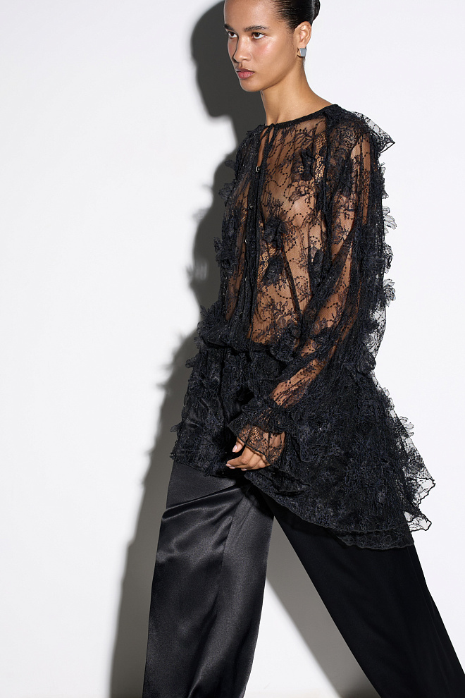 Кружевное мини-платье