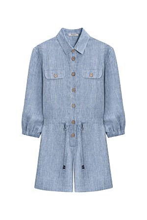 голубой Комбинезон из 100% льна. Модель с рубашечным верхом, отложным воротником, накладными карманами на груди, длинными рукавами и застежкой на пуговицы. Регулируемая кулиска на поясе.