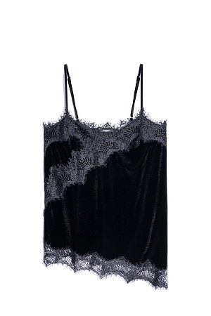 черный Топ из бархатной вискозы, декорированный тонким кружевом. Модель асимметричного кроя, с глубоким вырезом декольте на тонких бретельках. 