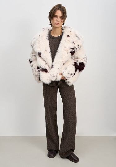 Шуба из экомеха с анималистичным принтом
