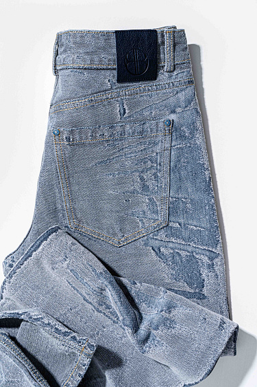 Джинсы в стиле гранж