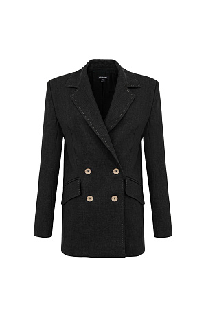 черный Классический двубортный жакет из 100% льна. Модель прямого кроя с английским воротником и прорезными карманами с клапанами. Изделие декорировано отстрочкой контрастного цвета. На подкладке.