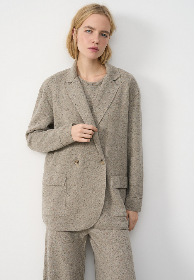 Трикотажный двубортный жакет