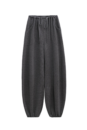 графит Брюки-алладины из 100% льна. Модель свободного силуэта, с поясом на резинке и двумя карманами.