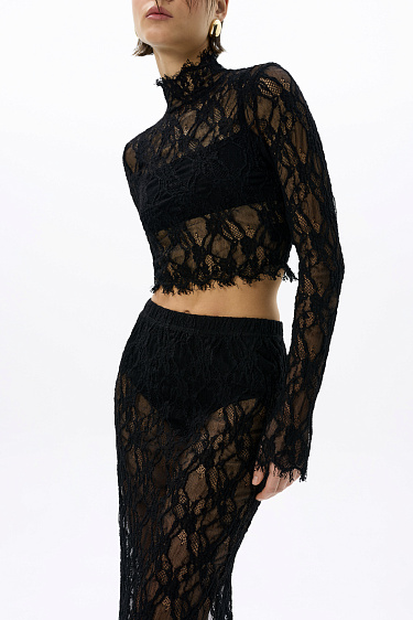 Короткий кружевной топ