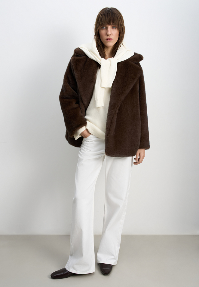 Шуба из экомеха с тонким поясом