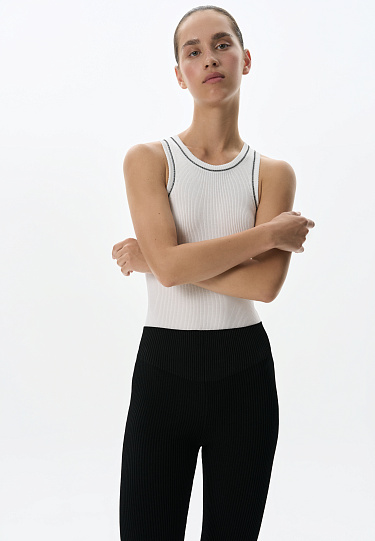 Трикотажное боди в рубчик