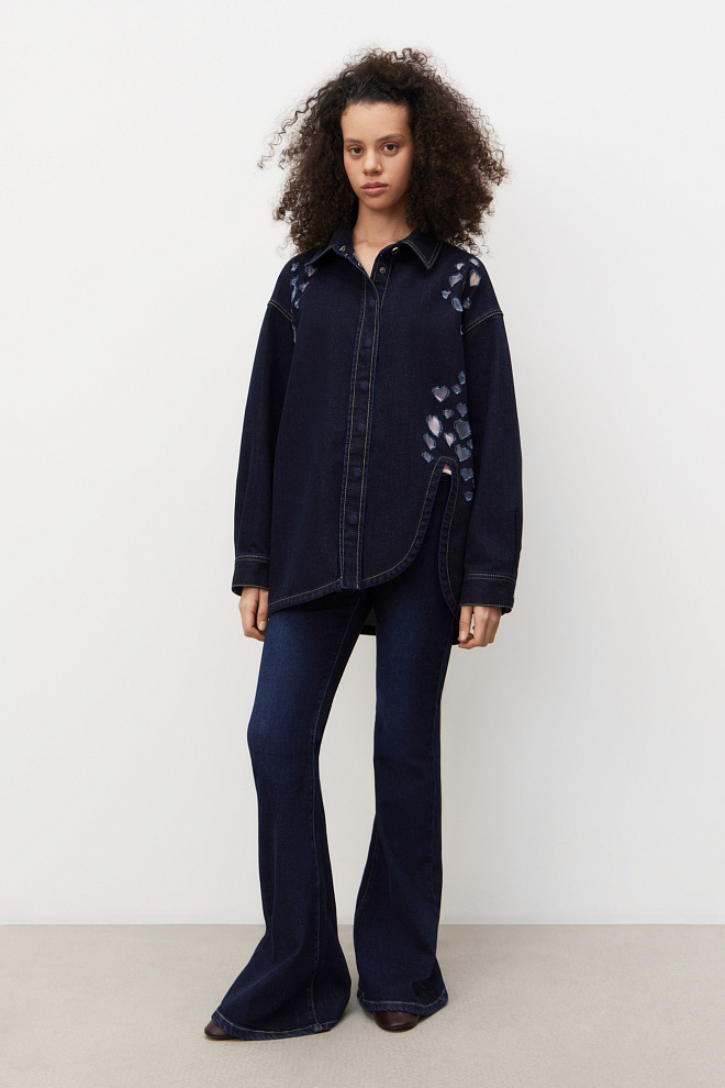 Джинсовая рубашка с сердечками
