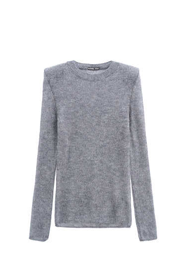 Мохеровый джемпер с плечиками