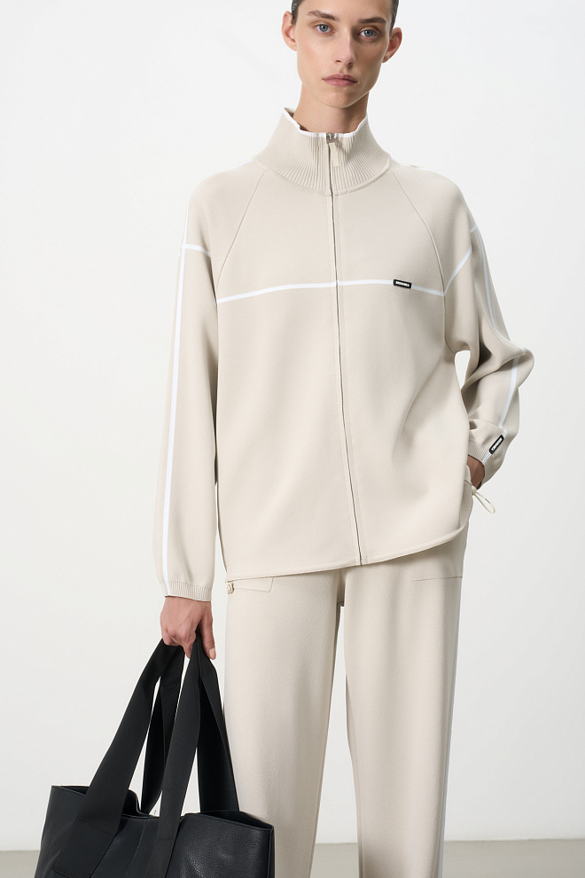 Спортивный бомбер на кулиске