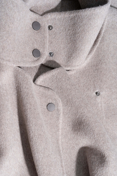 Пальто с широкими рукавами