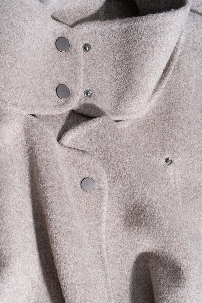 Пальто с широкими рукавами