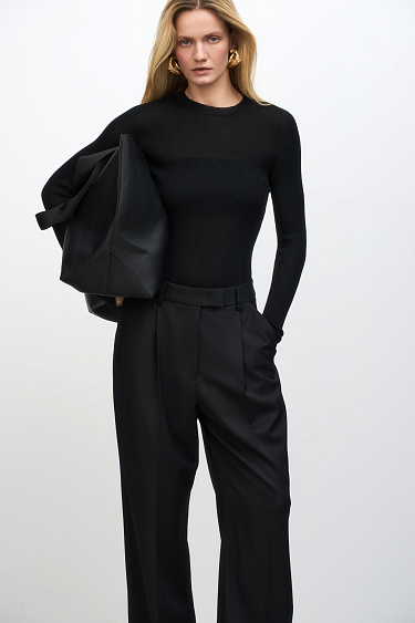 Цельновязаная водолазка из шерсти