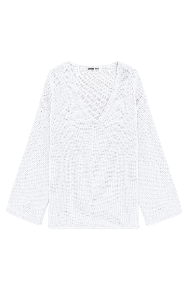 Джемпер с V-образным вырезом