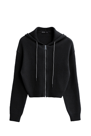 черный Короткий трикотажный бомбер из шерсти. Модель свободного силуэта, со спущенной линией пллеч, длинными рукавами и капюшоном с кулиской. Низ изделия и манжеты рукавов выполнены на эластичной резинке. Застежка на молнию.