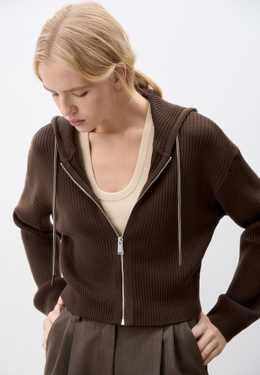 Трикотажный бомбер с капюшоном