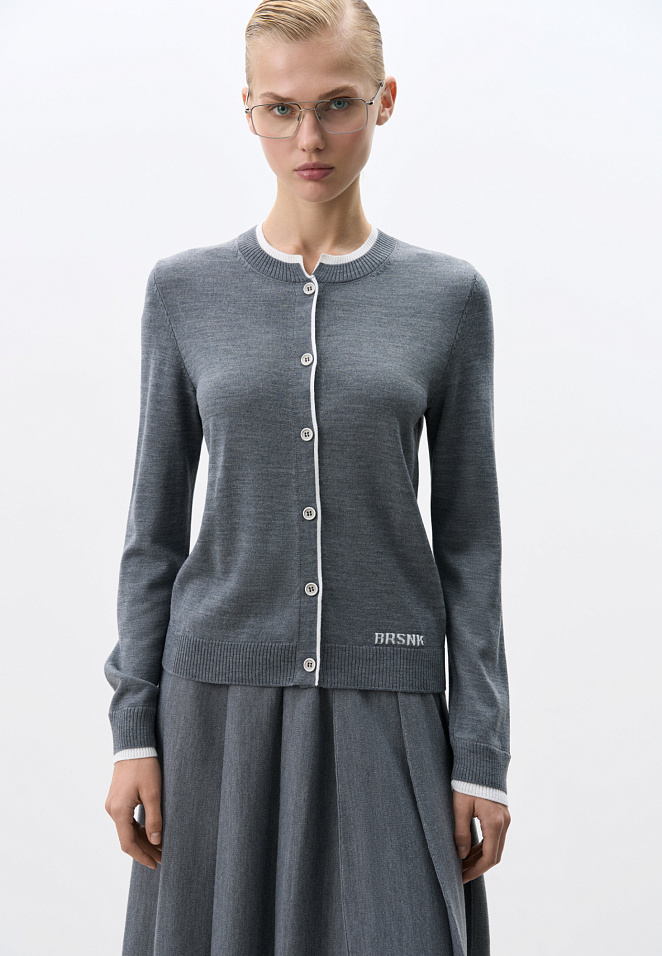 Кардиган с манжетами и воротничком