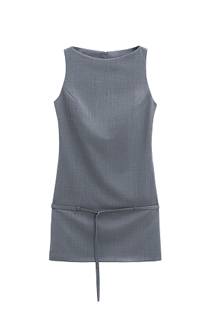 серый серый Платье-футляр длины мини из шерсти. Модель прямого кроя, без рукавов, с вырезом-лодочкой. Изделие декорировано шлевками и тонким ремешком на бедрах. Застежка на молнию сзади.