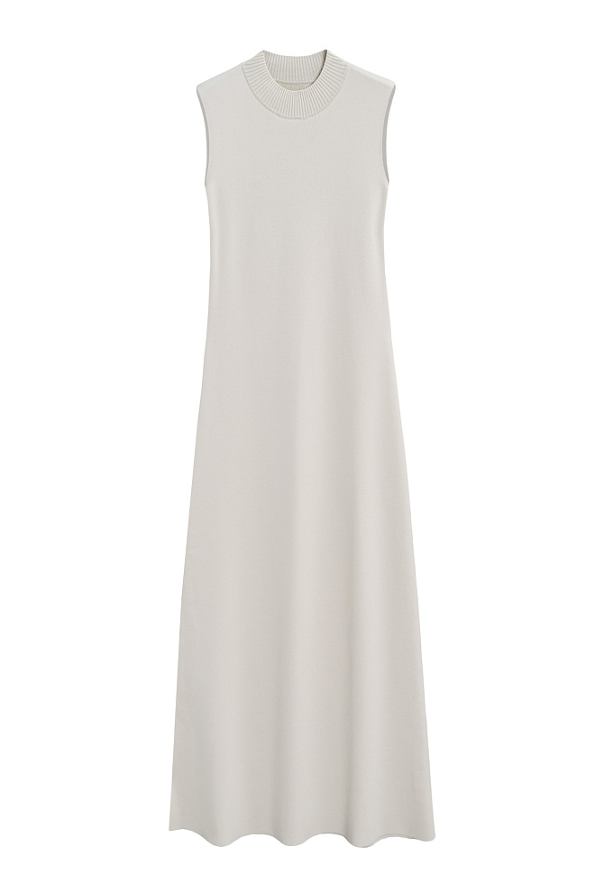 Трикотажное платье с воротником-стойкой