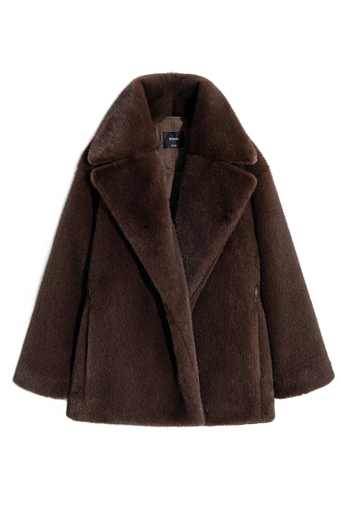 Шуба из экомеха с тонким поясом