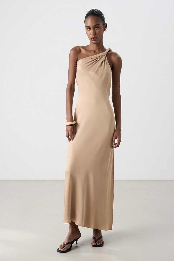 Атласное платье с перекрутом