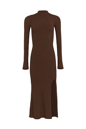 коричневый Цельновязаное платье из вискозы, длинные рукава с разрезом расширенные к запястью. Элегантный разрез на левой ноге.