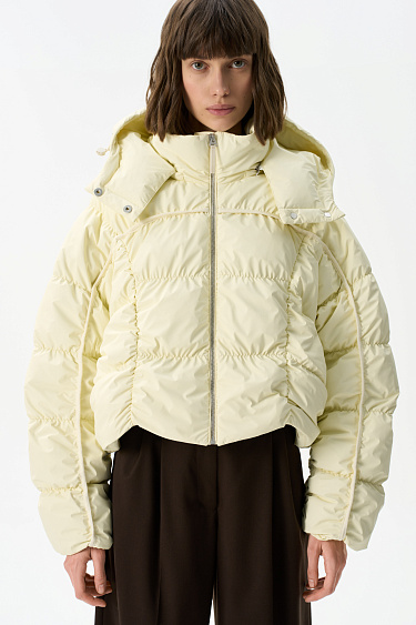 Стеганый пуховик с капюшоном