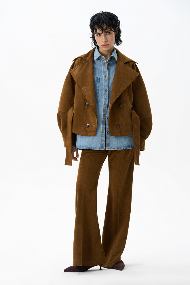 Джинсовая рубашка с большими карманами