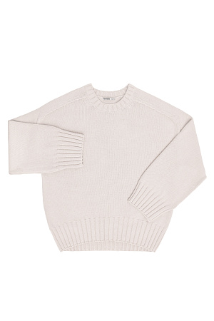 бежевый Трикотажный джемпер из 100% хлопка. Модель свободного силуэта со спущенной линией плеча и удлиненной спинкой.