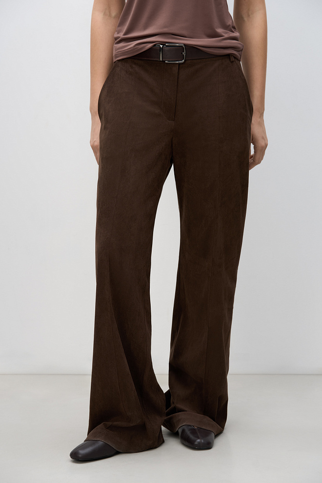 Прямые брюки под замшу