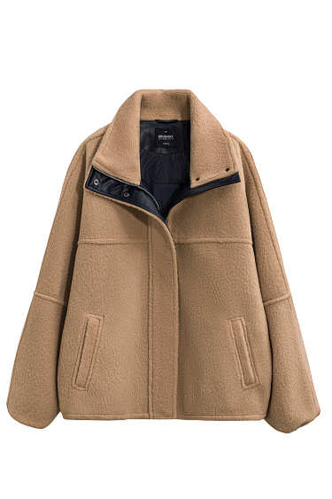 Шуба из экомеха с воротником-стойкой