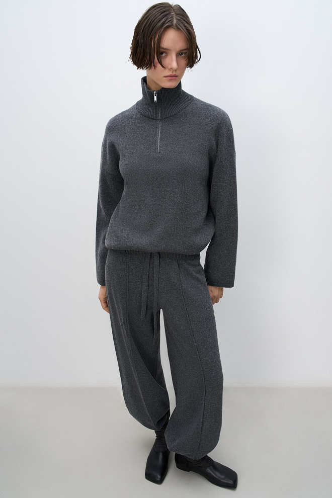 Джемпер с воротником-стойкой на молнии