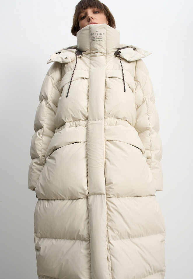 Объемный пуховик с большими карманами