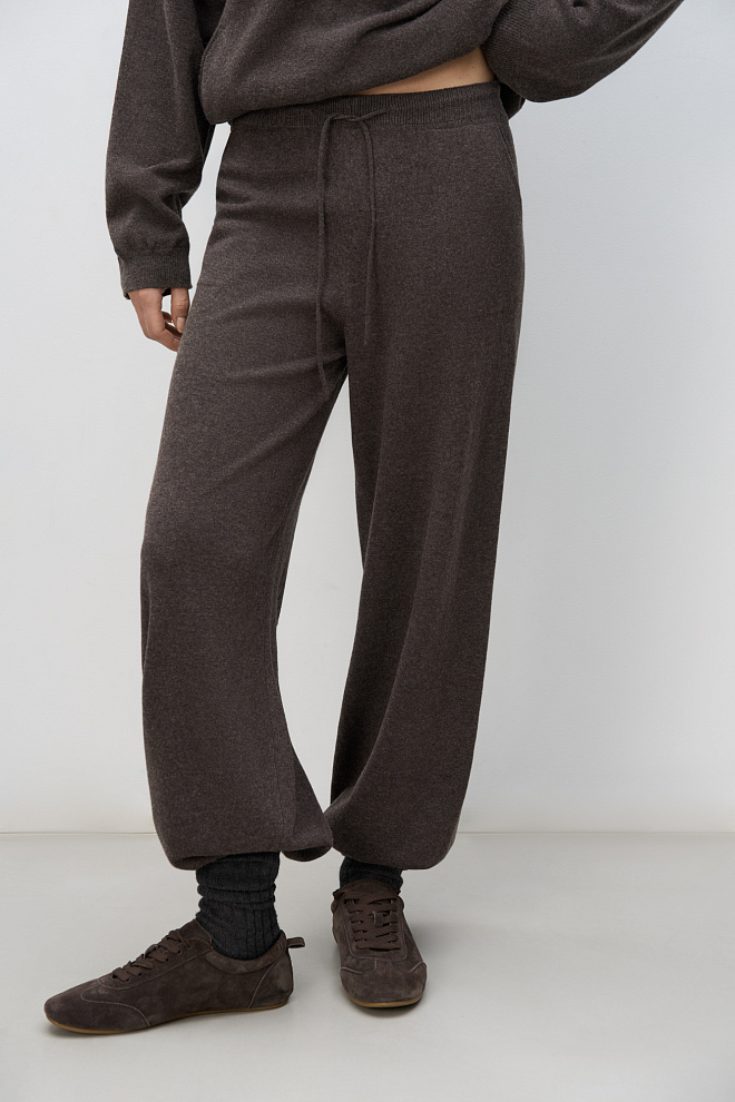 Брюки-бананы из кашемира