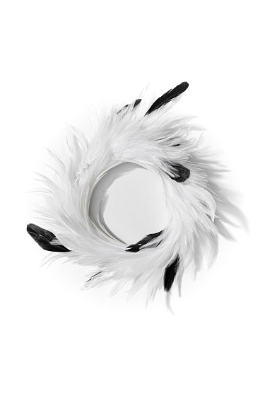 Колье из перьев