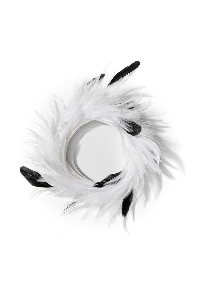 Колье из перьев