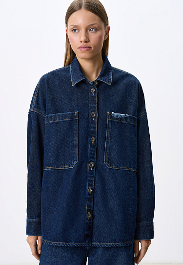 Джинсовая рубашка с большими карманами